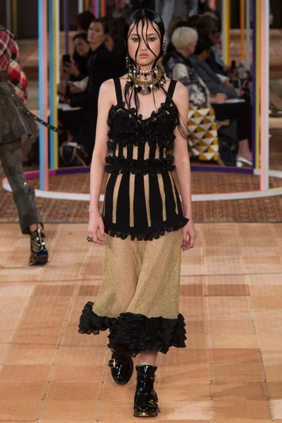 Look 24